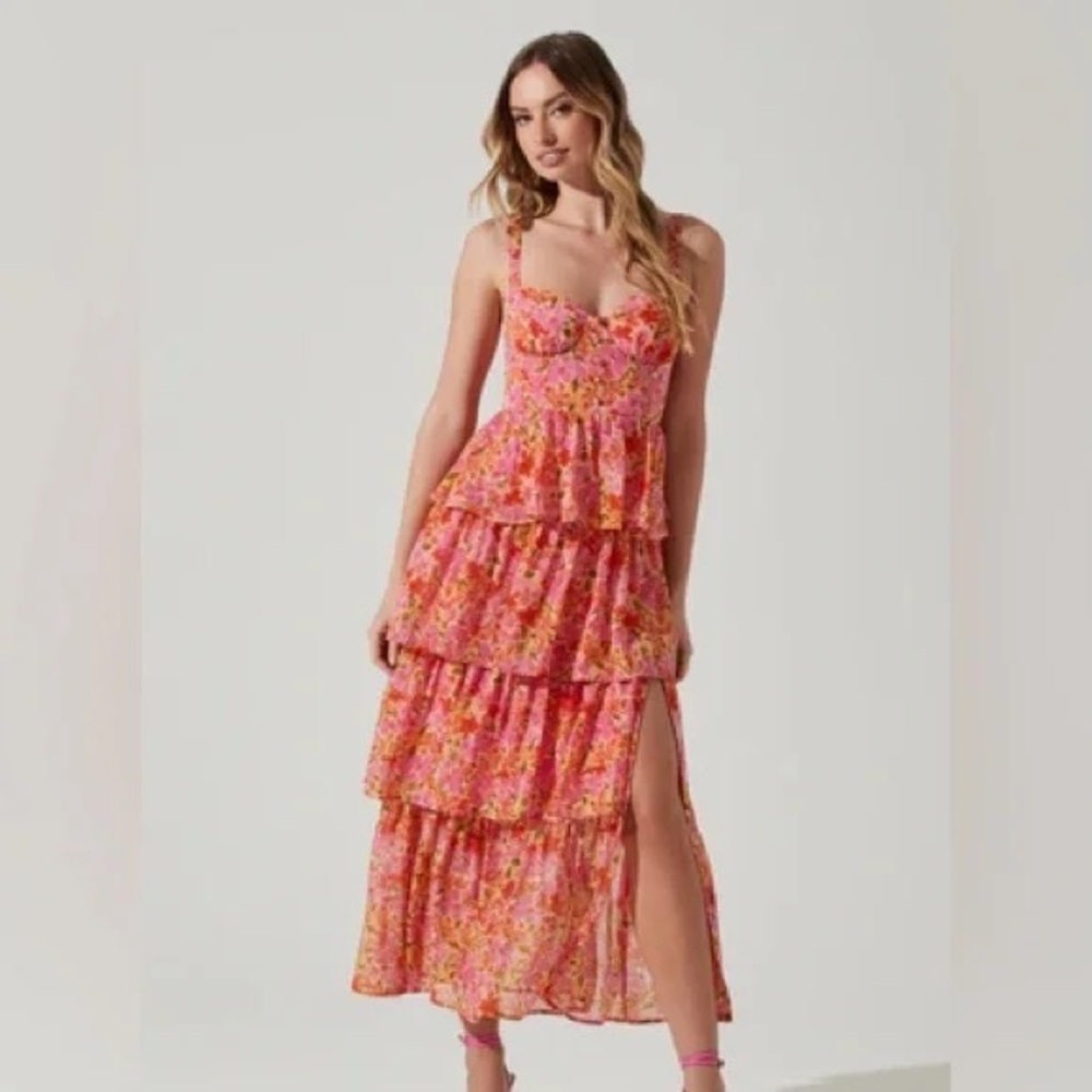 NWT ASTR the Label Midsummer Floral Tiered Maxi Dress pink, size M